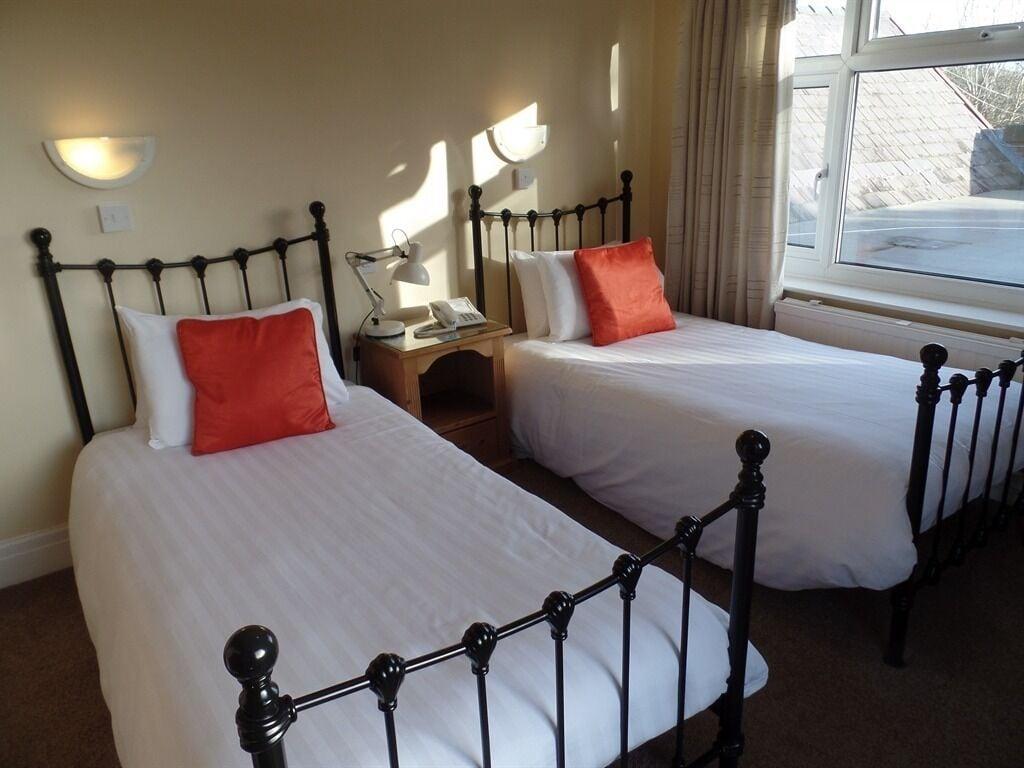 The Dodington Lodge Hotel Уитчърч Екстериор снимка