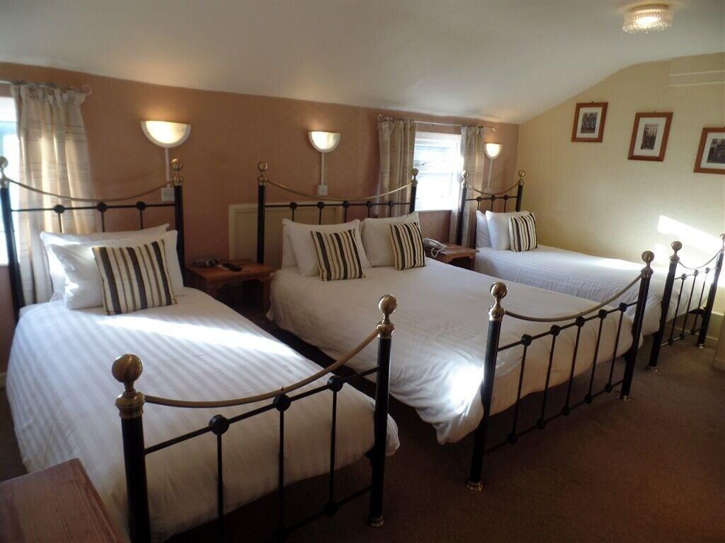 The Dodington Lodge Hotel Уитчърч Екстериор снимка