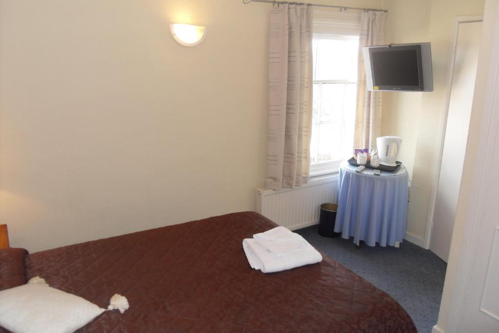 The Dodington Lodge Hotel Уитчърч Стая снимка