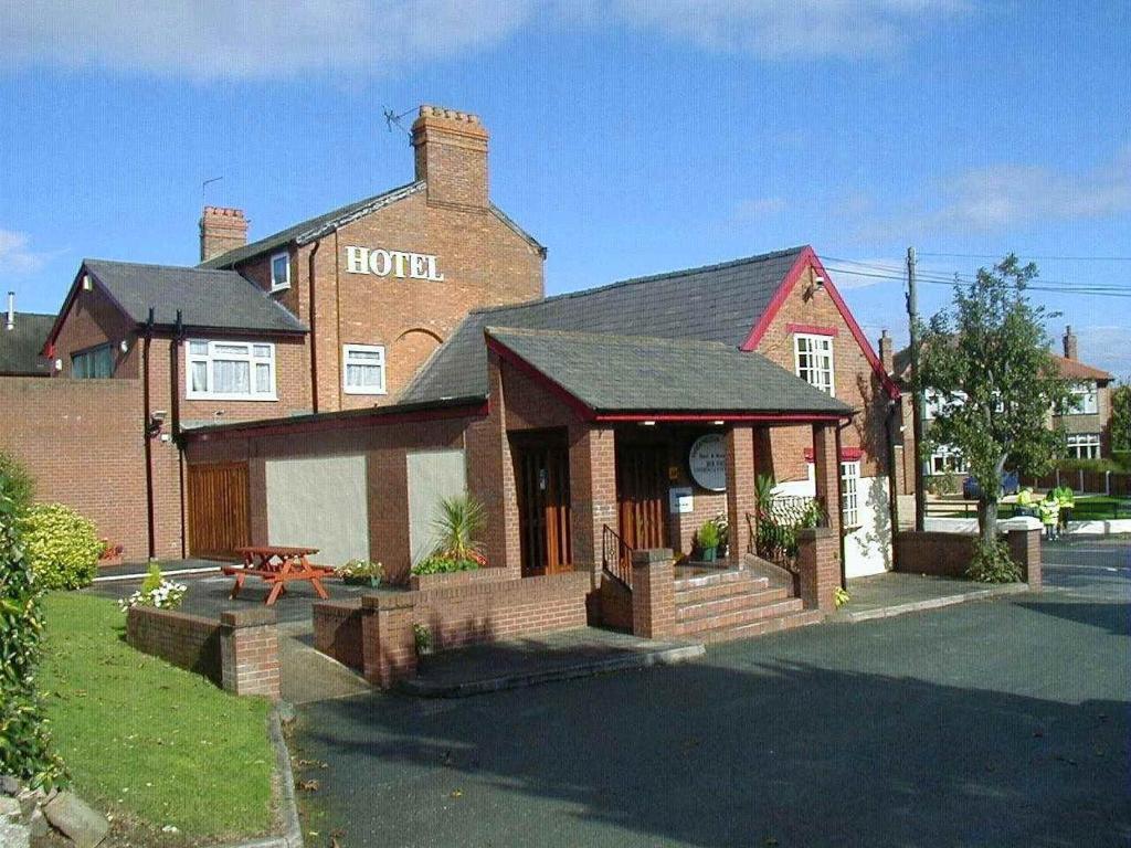 The Dodington Lodge Hotel Уитчърч Екстериор снимка