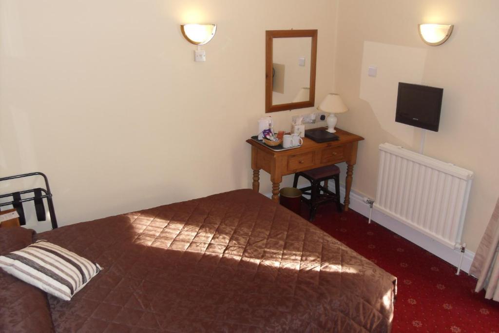 The Dodington Lodge Hotel Уитчърч Стая снимка